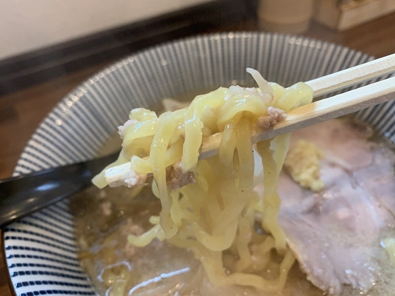 中目黒の「灼味噌らーめん 八堂八(やどや)」麺