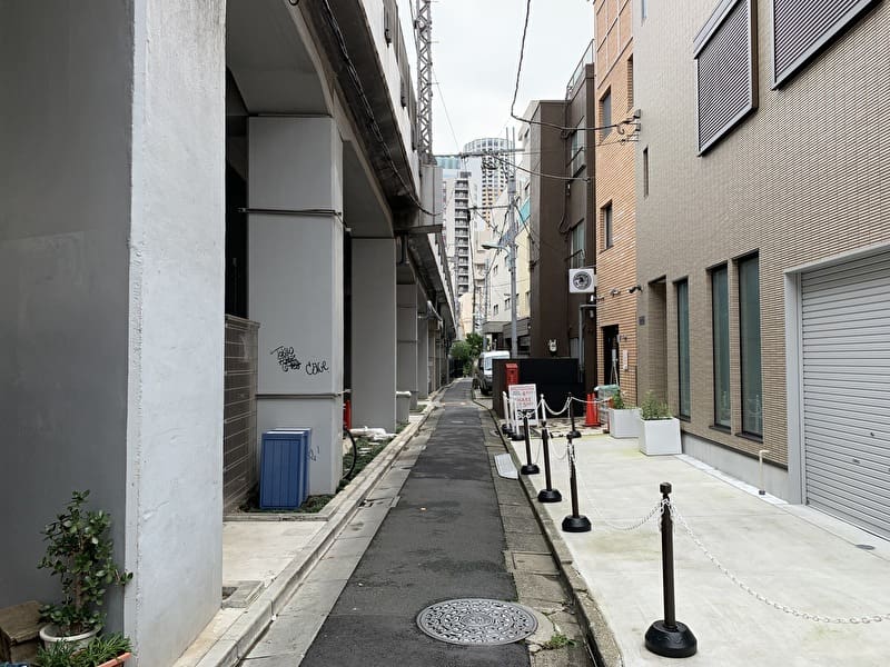 ベルス　中目黒　ホットドック　路地