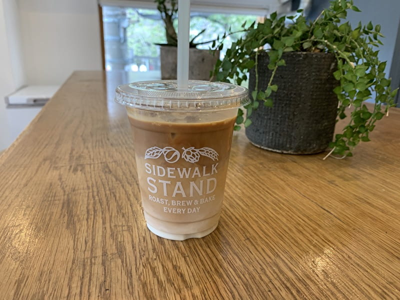 SIDEWALK STAND 中目黒　カフェ　カフェラテアイス