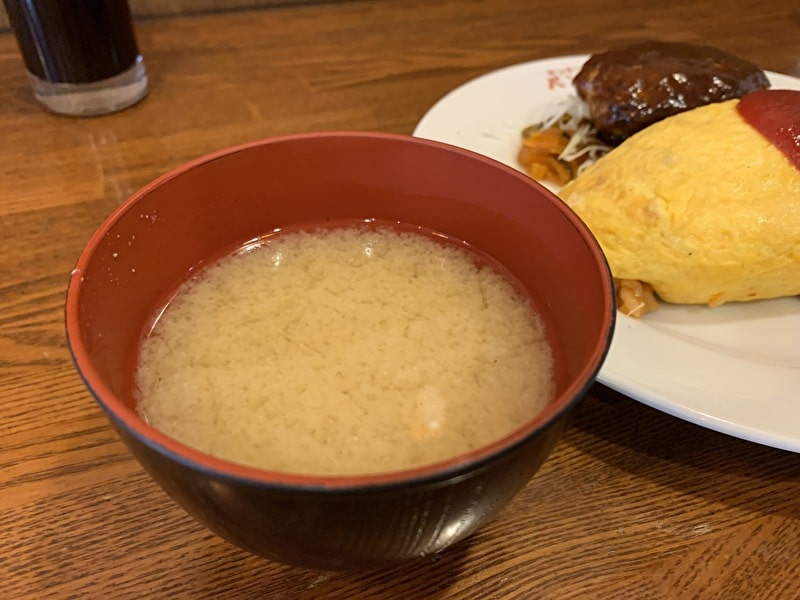 中目黒　キッチンパンチ　オムライス　ハンバーグのっけ　味噌汁