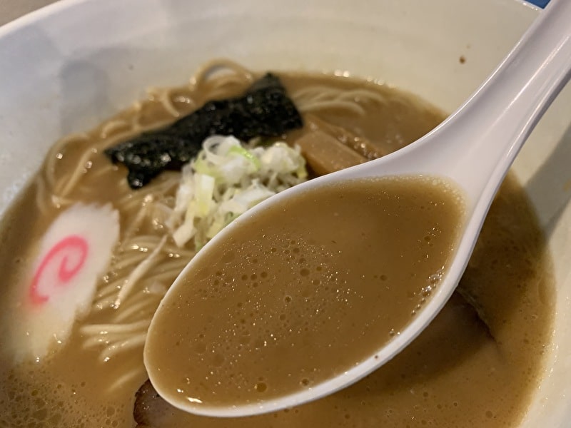 三ツ矢堂製麺 中目黒 豚骨魚介ラーメン スープ