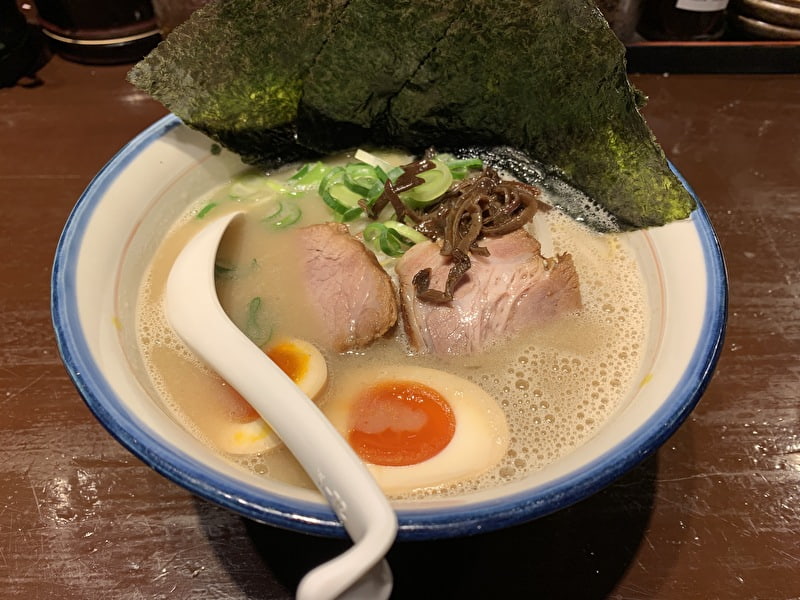 神泉 麺の坊 砦 のりと半熟玉子ラーメン