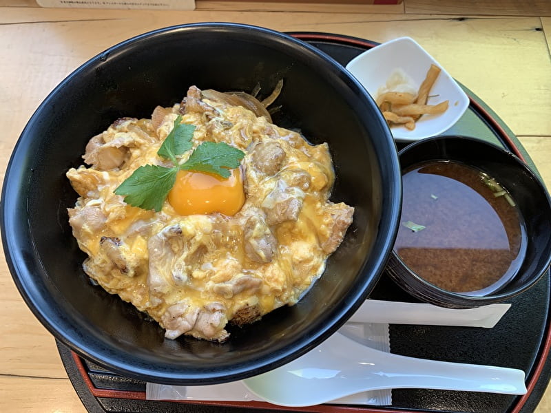 親子丼ごっつ食べなはれ 中目黒 厳選たまごと軍鶏の親子丼